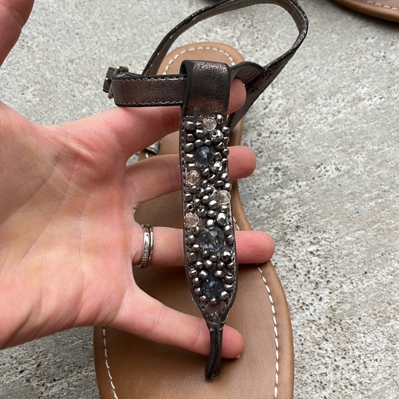 Report flats - Picture 4 of 4